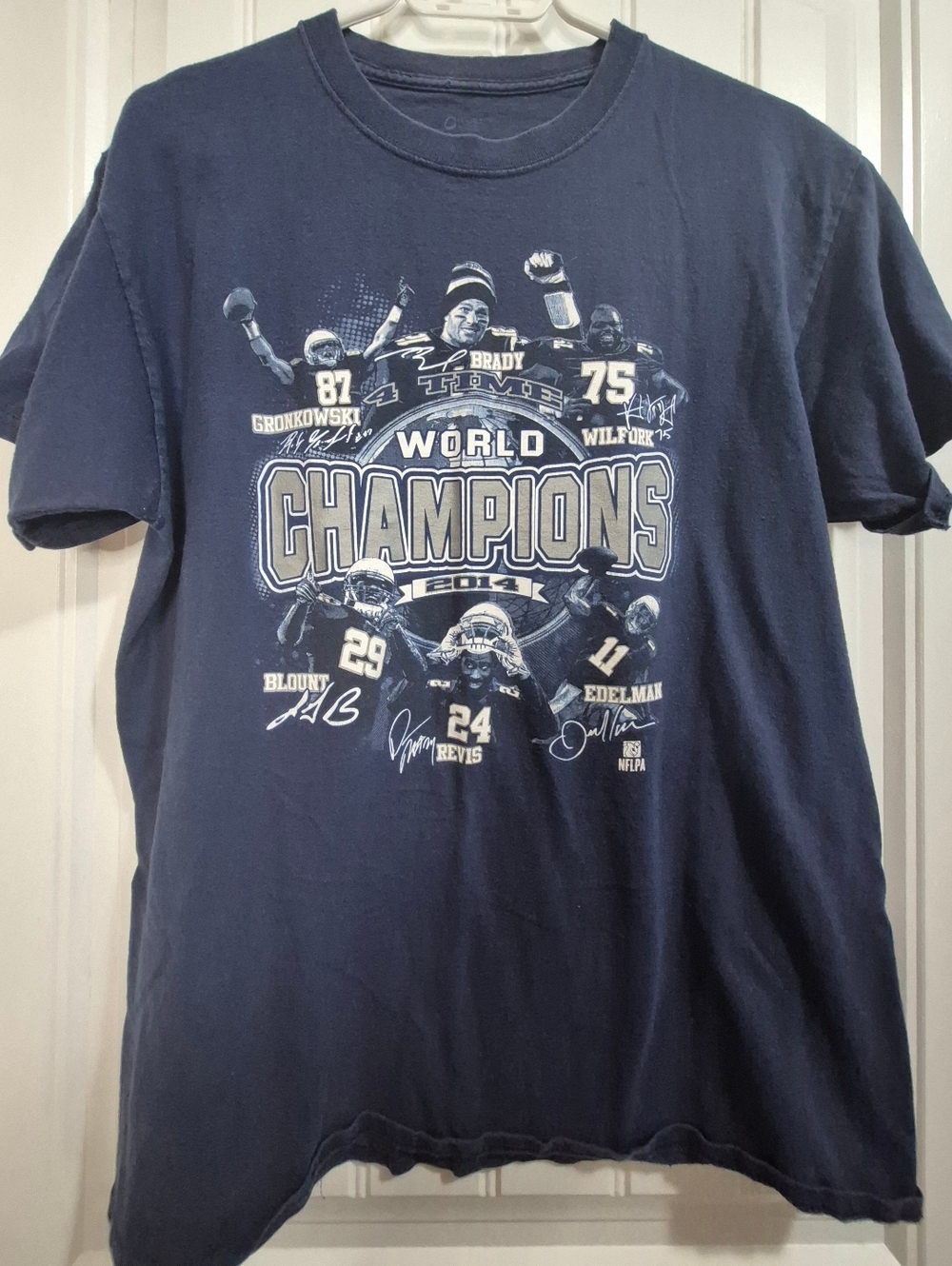 New England Patriots Tom Brady T-Shirt 2014 Super Bowl World Champs Size Large